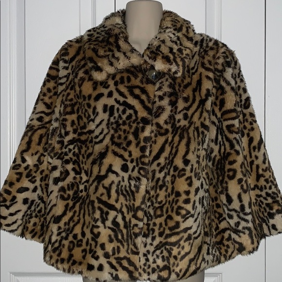 Forever 21 Jackets & Blazers - Like new blazer animal print